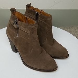 Lucky Brand Everalda Suede Heeled Ankle Booties
